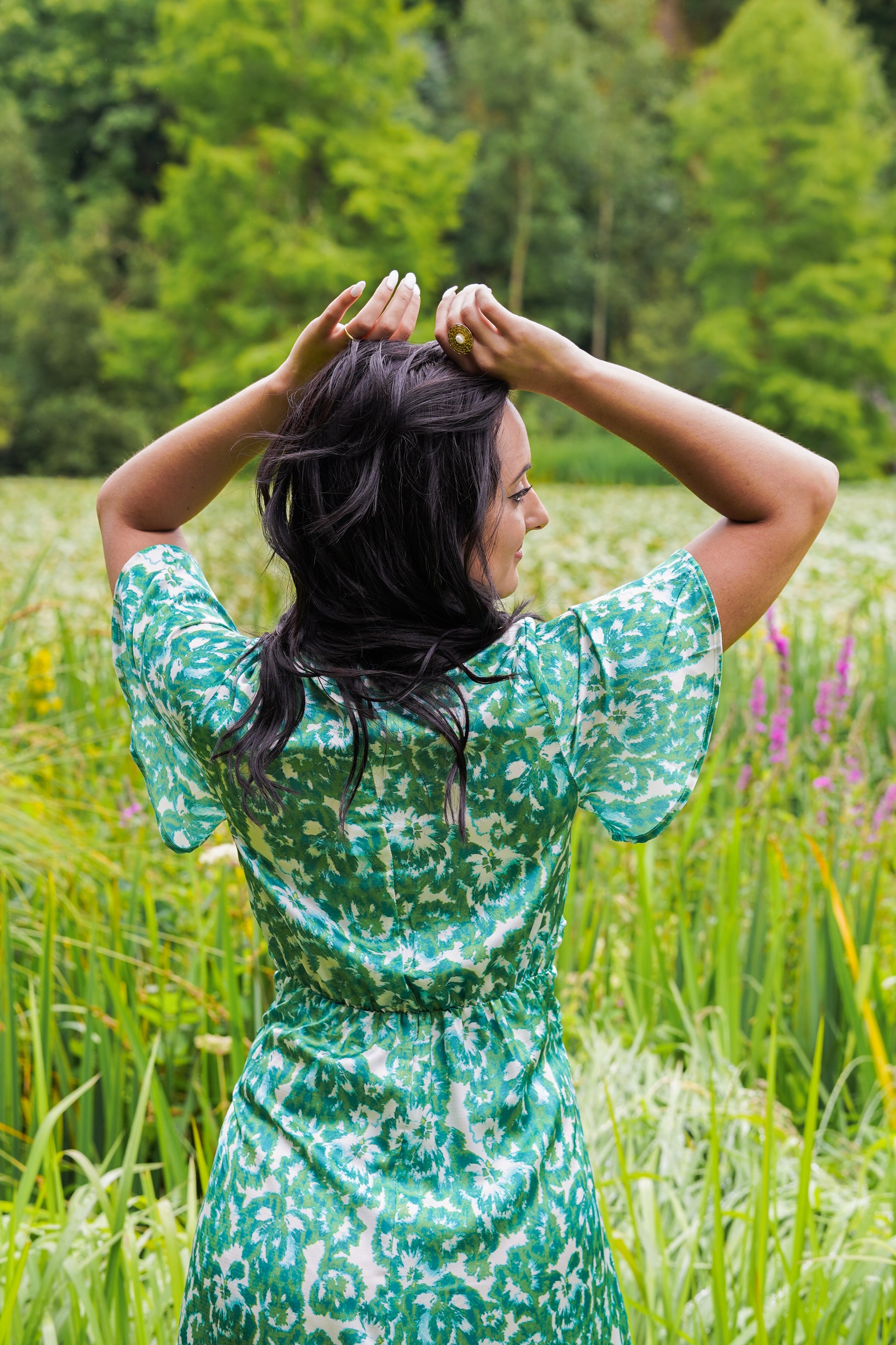 robe longue verte femme avec décolleté